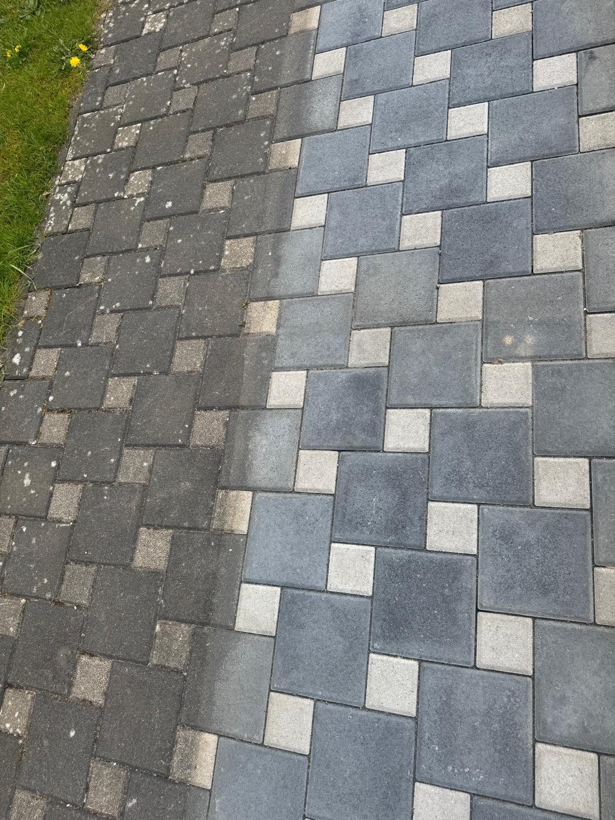 Gereinigte Terrasse mit Natursteinplatten